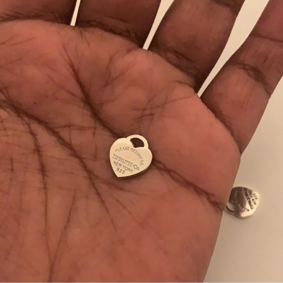 Micro Tiffany & Co. Heart Charm - Picture 2 of 6